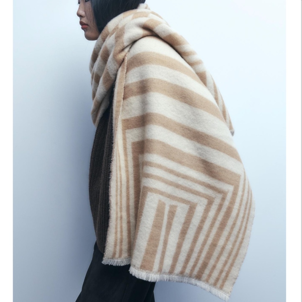 Zara cream and light brown wool blend geometric jacquard scarf wrap NWT